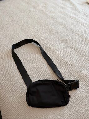lululemon athletica Black Men's Waist/Crossbody Belt Bag
